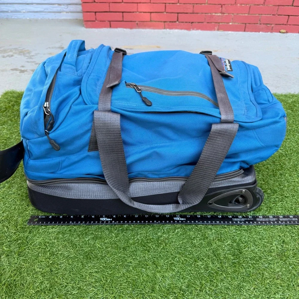 Vintage Patagonia Freightliner Rolling Duffel Carry On Luggage Blue‎ Travel Bag
